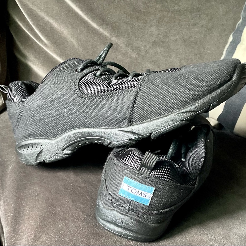 Toms sneakers NWOT Sold